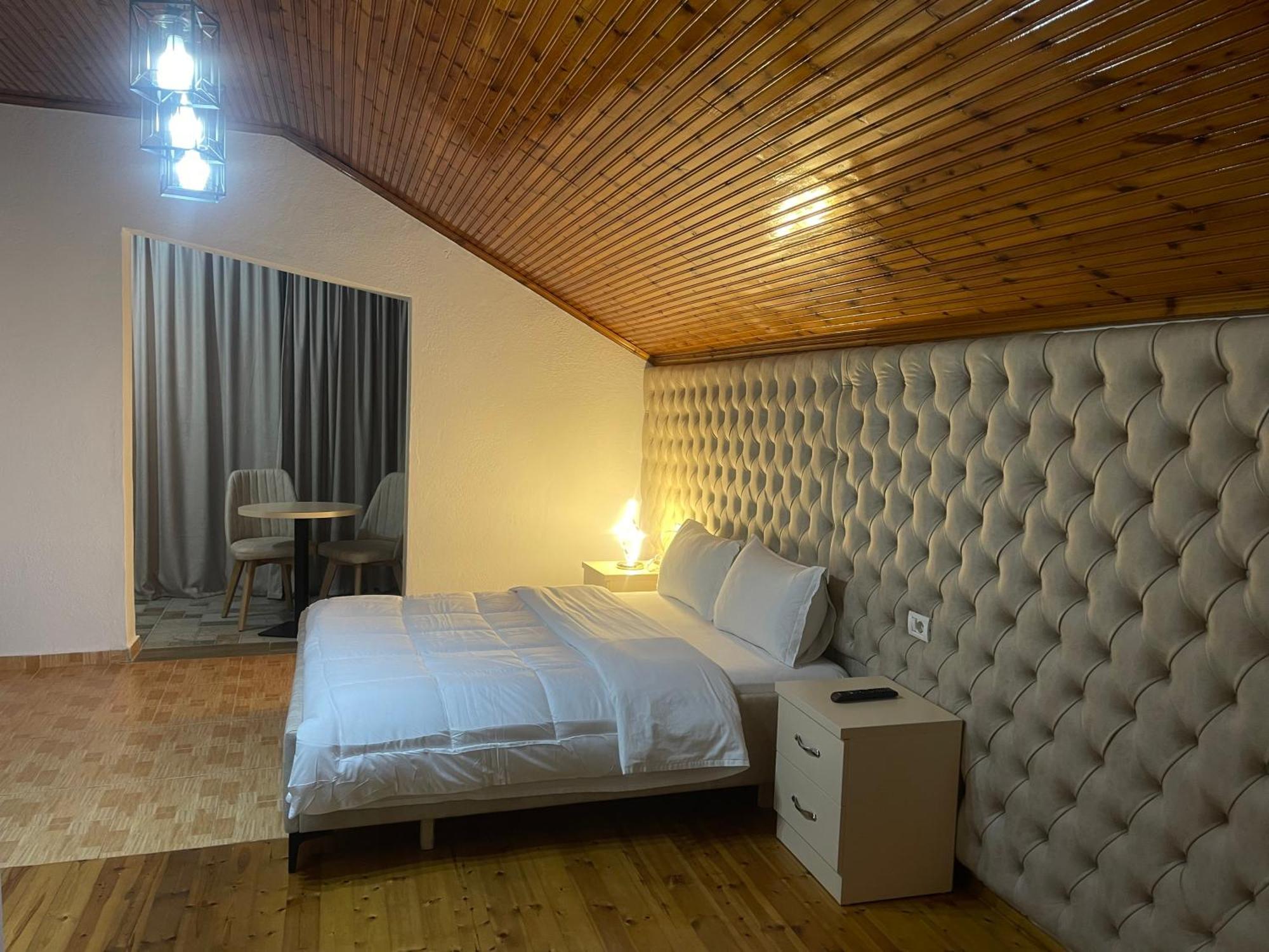 Široka Four Generation Hotel المظهر الخارجي الصورة